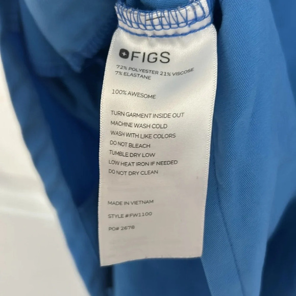 Figs technical collection V-neck scrub shirt size small blue 2 pockets - Picture 4 of 5